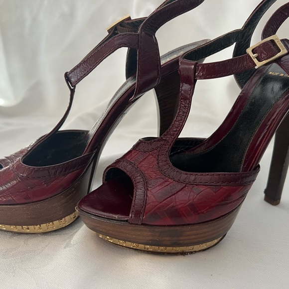 Fendi platform sandals with gold detail - Picture 2 of 11